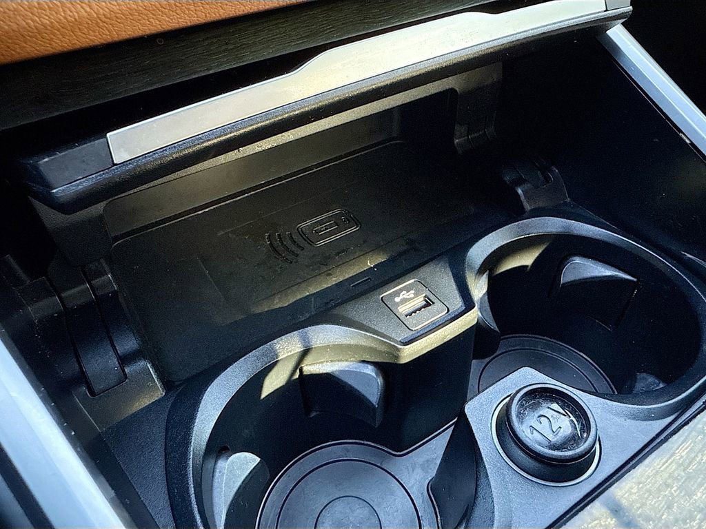 Used 2021 BMW 330i Sedan w/ Executive Package image 31