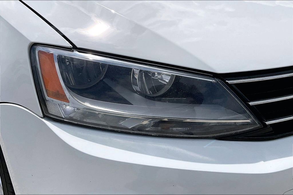 Used 2016 Volkswagen Jetta SEL image 32