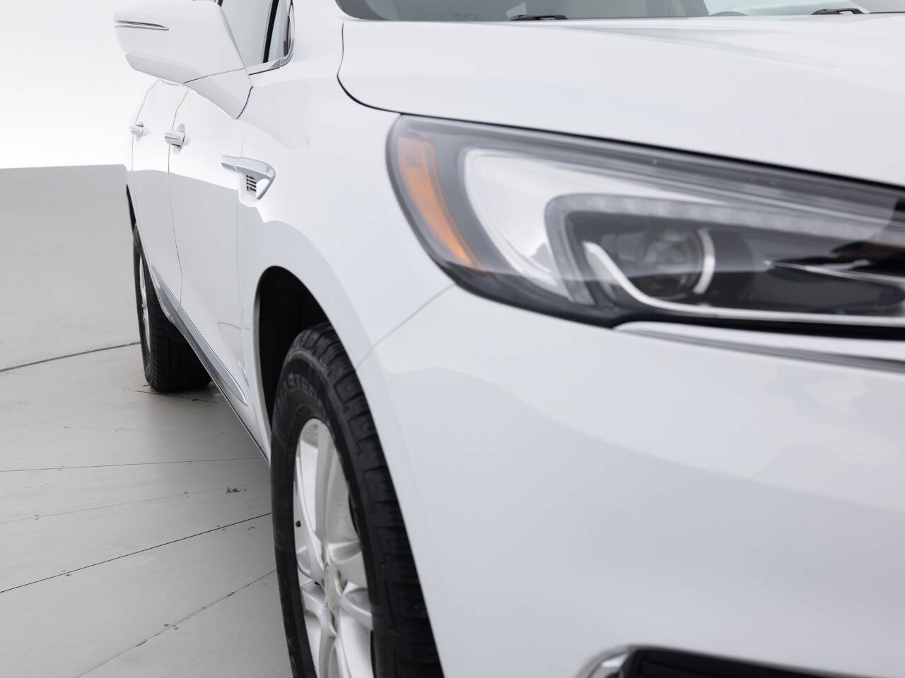 Used 2019 Buick Enclave Essence AWD/4WD image 11
