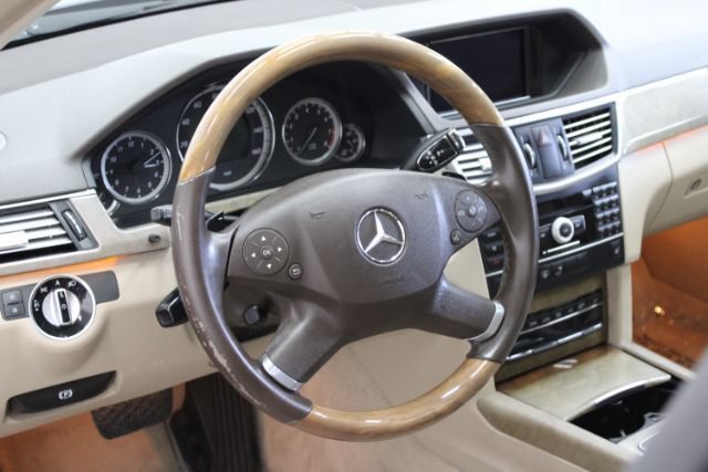 Used 2011 Mercedes-Benz E 350 4MATIC Sedan image 14