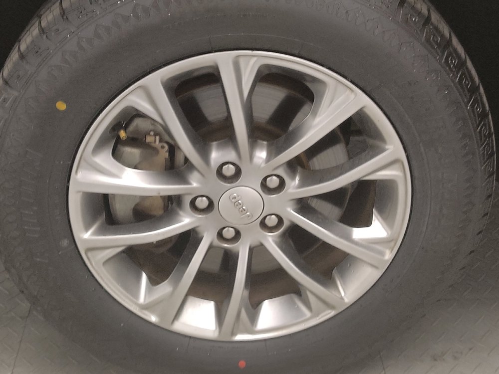 Used 2020 Jeep Cherokee Latitude Plus image 31