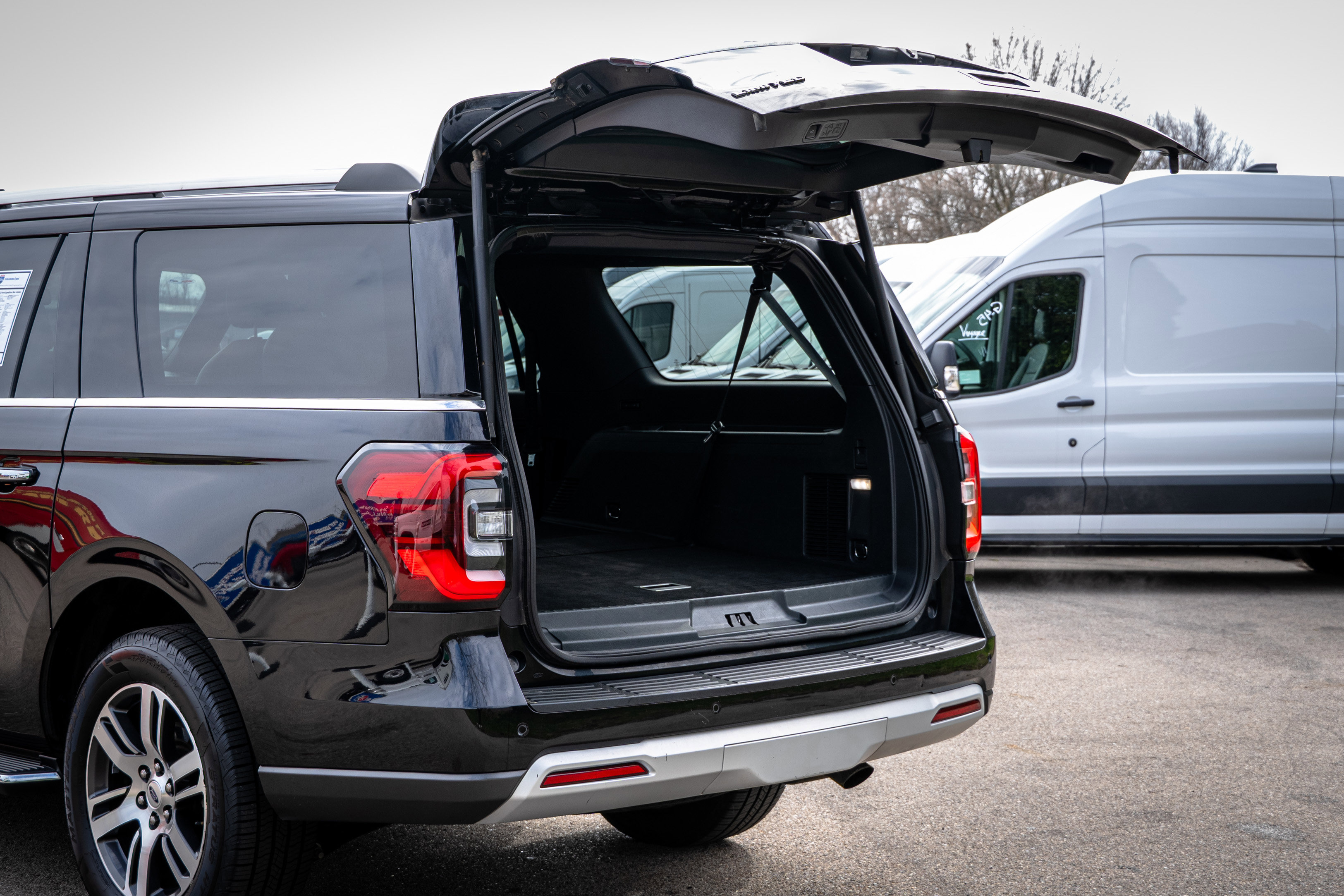 Used 2023 Ford Expedition Max Limited image 16