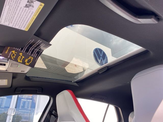 New 2025 Volkswagen GTI SE image 5