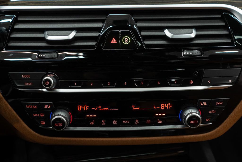 Used 2022 BMW 530i xDrive w/ Premium Package image 21