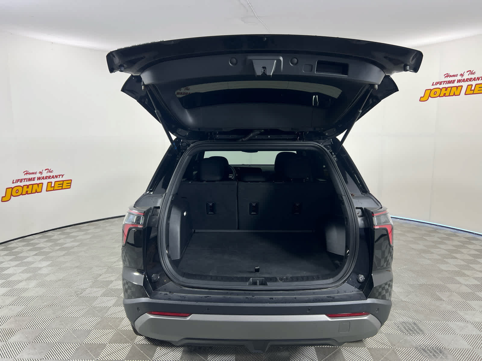 Used 2025 Chevrolet Equinox LT FWD image 5