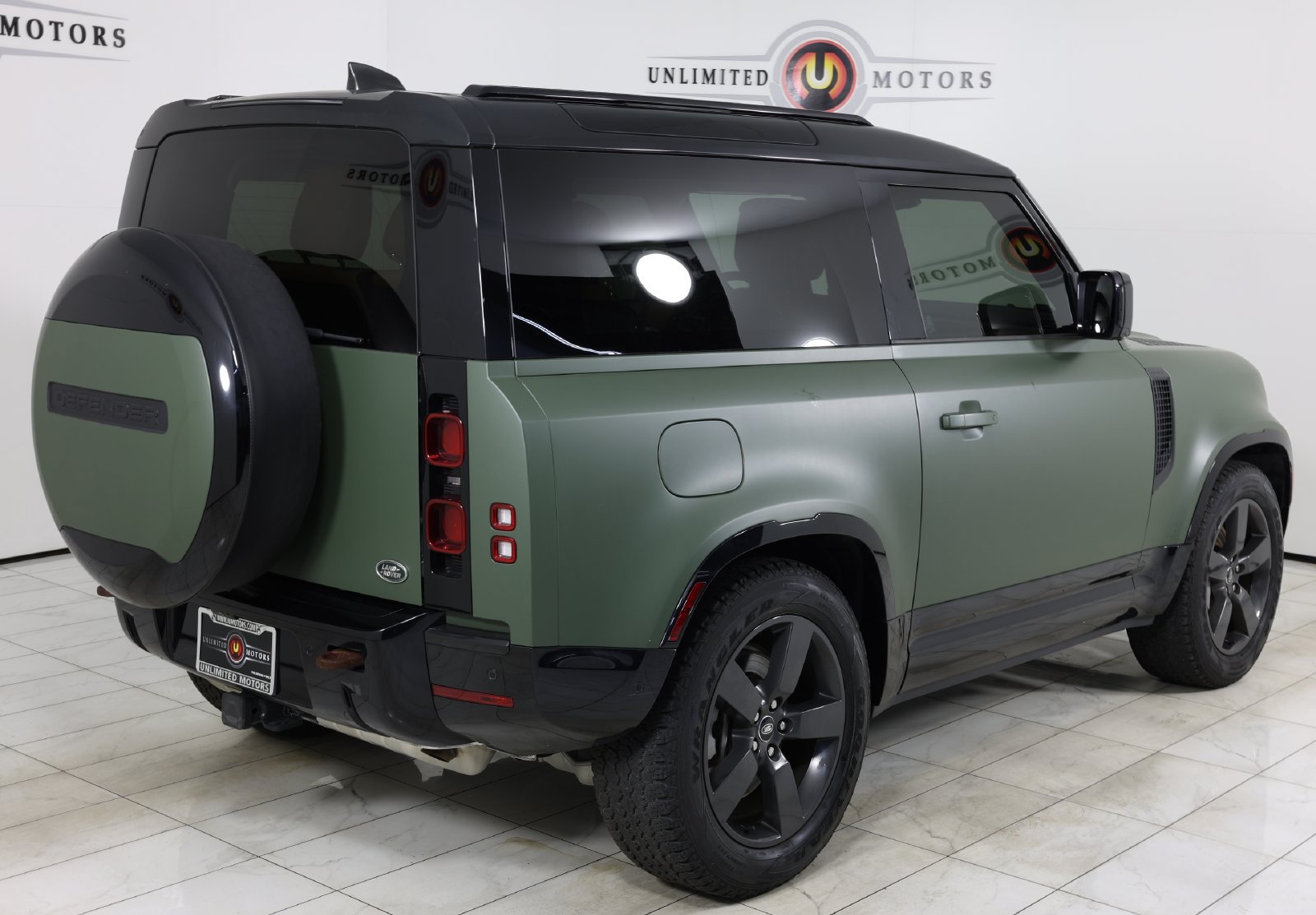 Used 2023 Land Rover Defender 90 SE AWD/4WD image 3