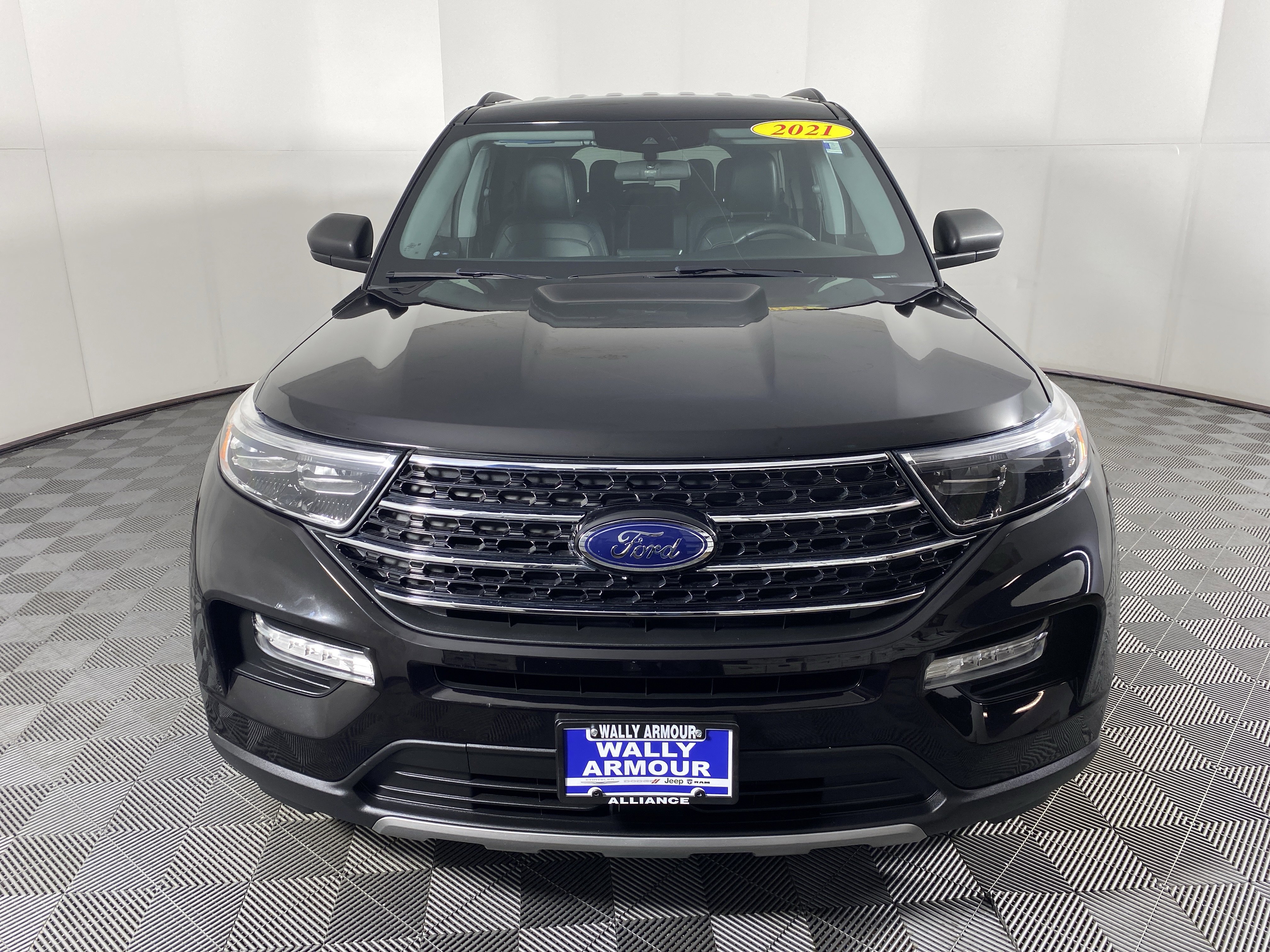 Used 2021 Ford Explorer XLT w/ Equipment Group 202A image 12