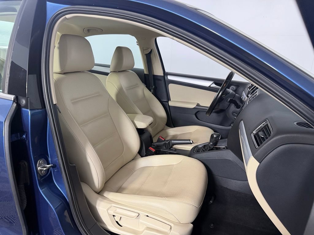 Used 2018 Volkswagen Jetta SEL FWD image 28