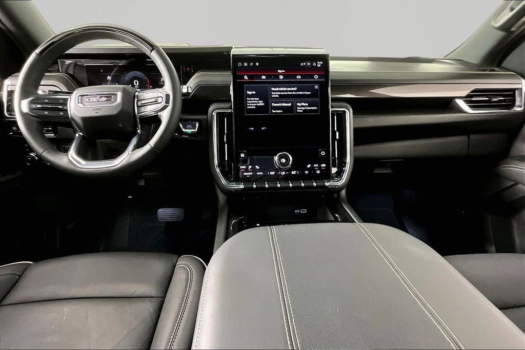 Used 2025 GMC Yukon Elevation w/ LPO, Yukon Black Package AWD/4WD image 7