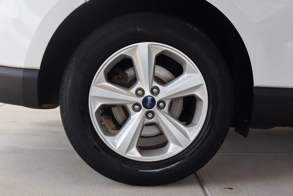 Used 2016 Ford Edge SE FWD image 12