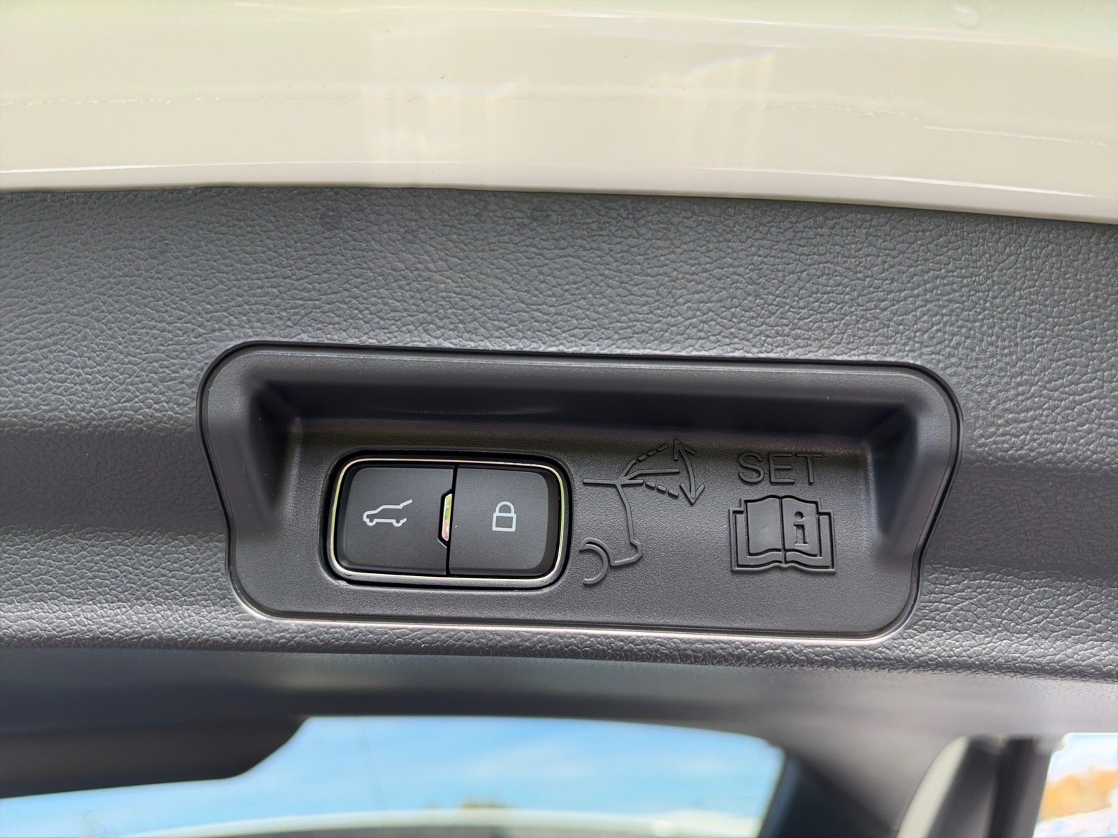 Used 2026 Ford Explorer ST AWD/4WD image 17