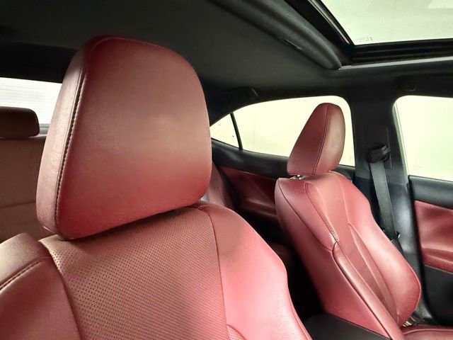 Used 2019 Lexus IS 300 F Sport w/ F Sport Package AWD/4WD image 38