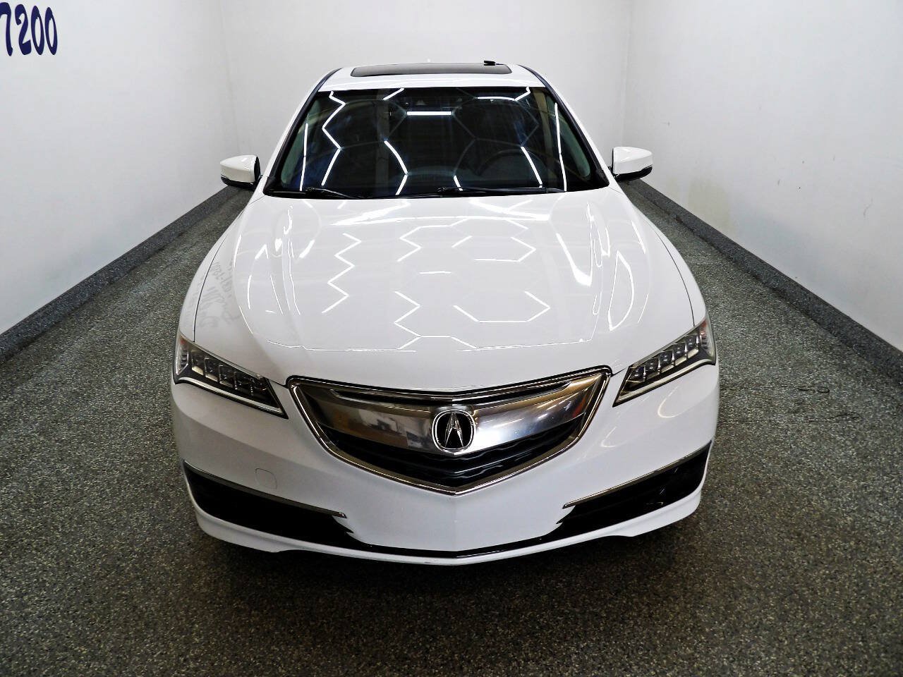 Used 2016 Acura TLX w/ Technology Package FWD image 2