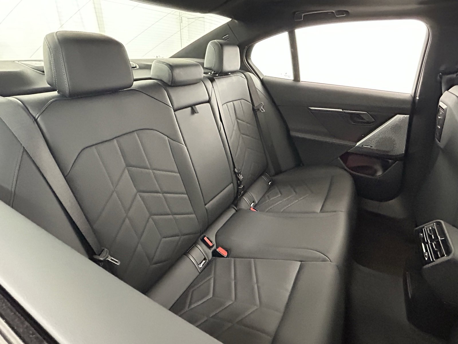 Used 2024 BMW i5 eDrive40i w/ M Sport Package image 39