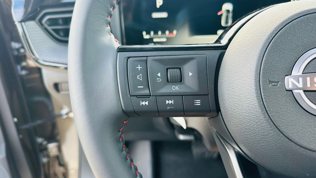 New 2026 Nissan Kicks SR FWD image 19