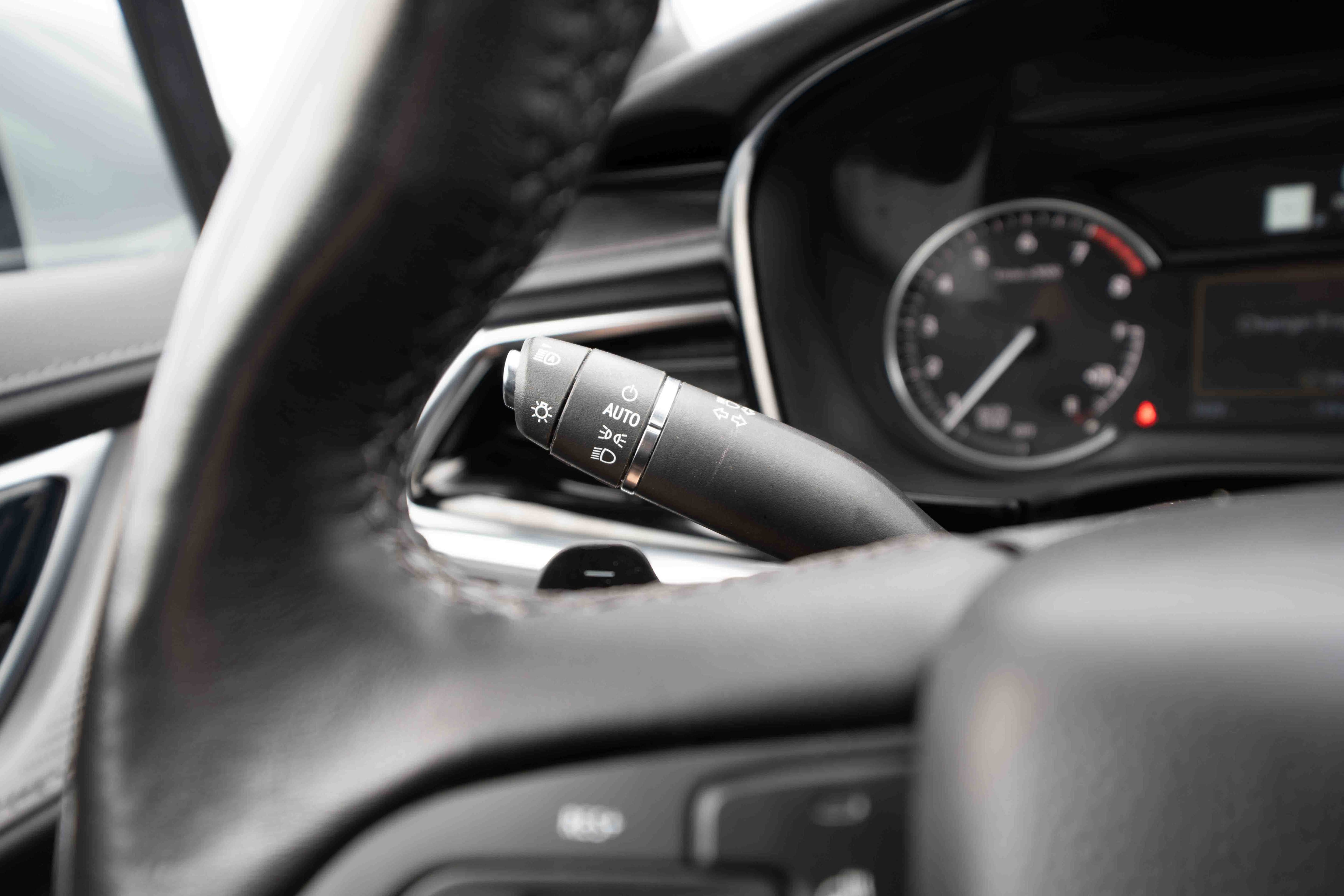 Used 2023 Cadillac XT6 Premium Luxury image 13