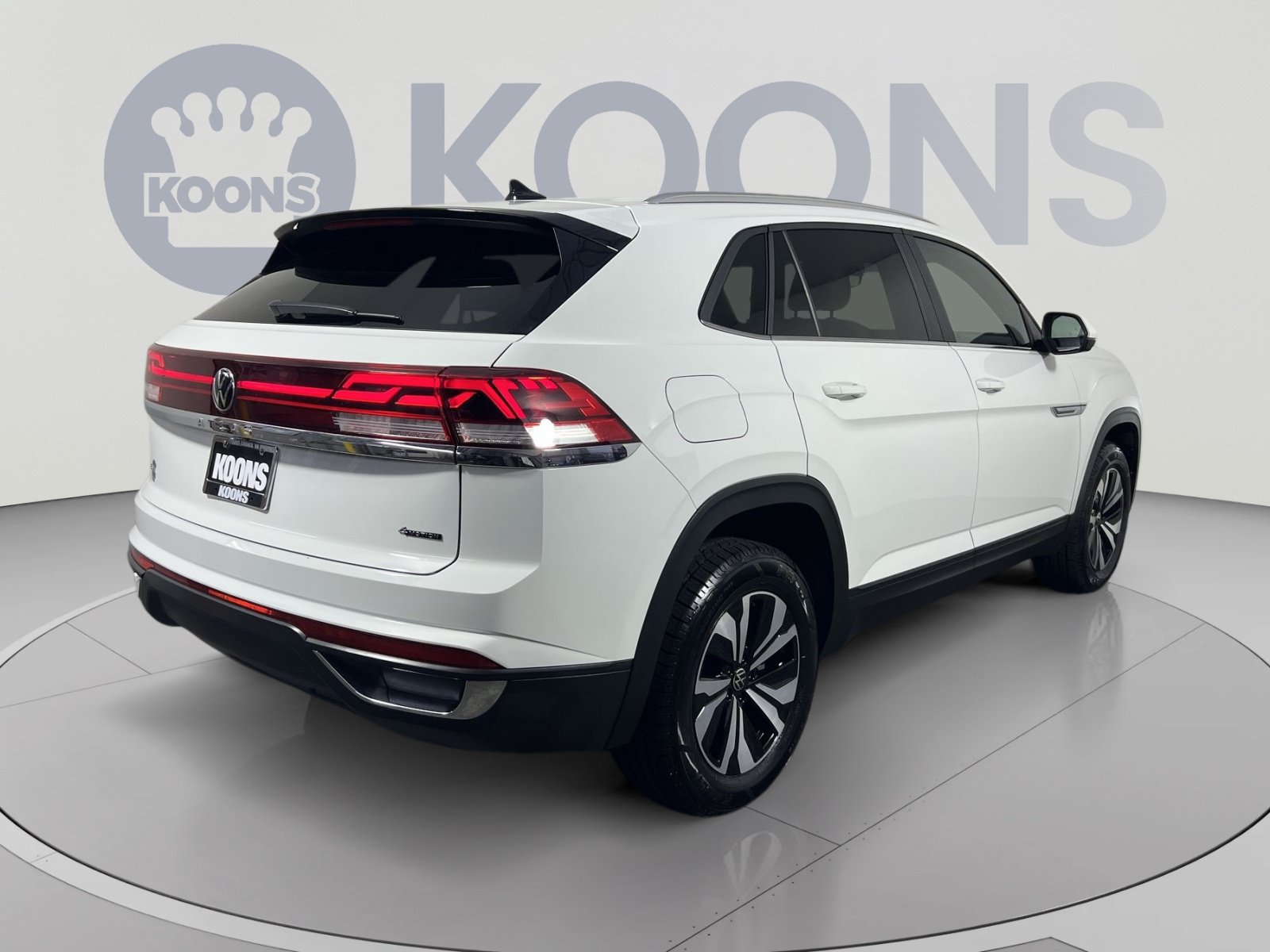 Used 2024 Volkswagen Atlas Cross Sport SE AWD/4WD image 11