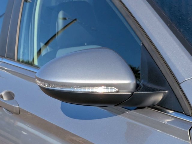 Certified 2025 Volkswagen Jetta SEL FWD image 12