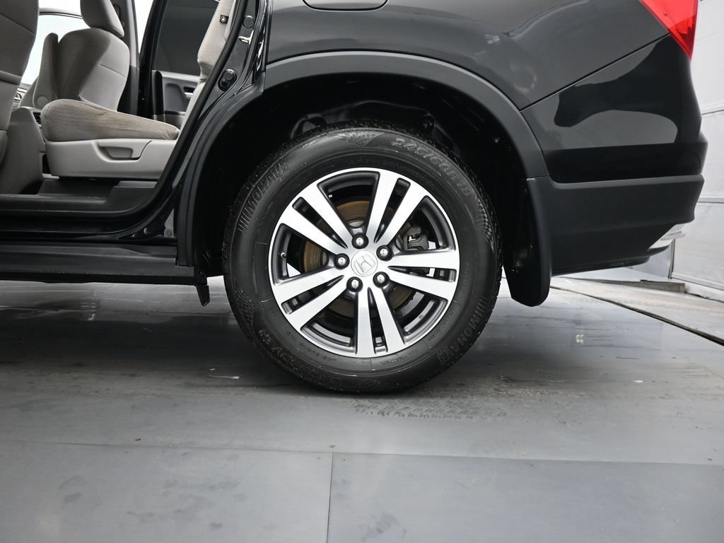 Used 2017 Honda Pilot EX image 18