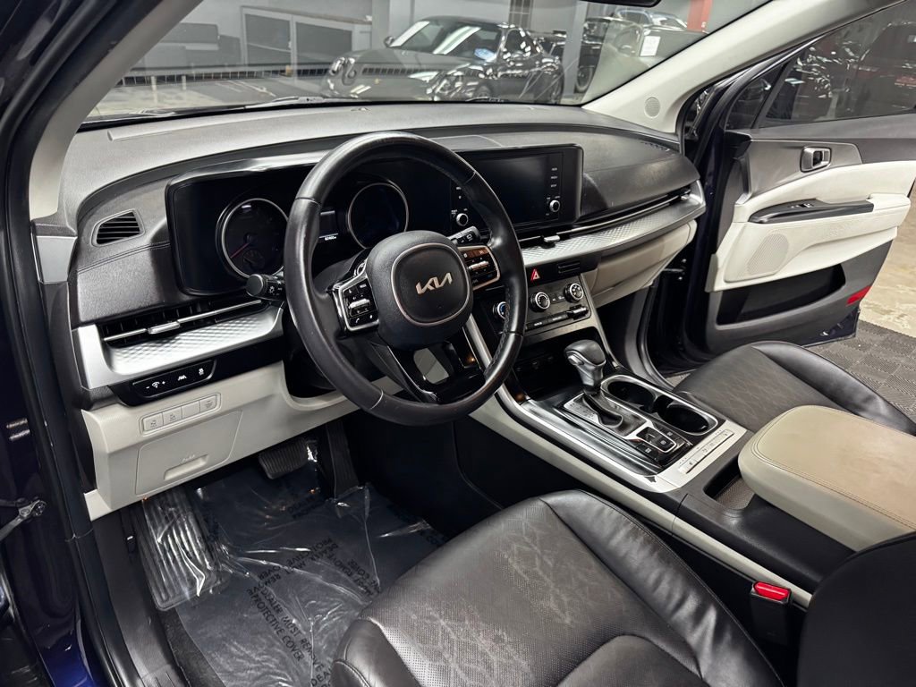 Used 2024 Kia Carnival LX FWD image 36