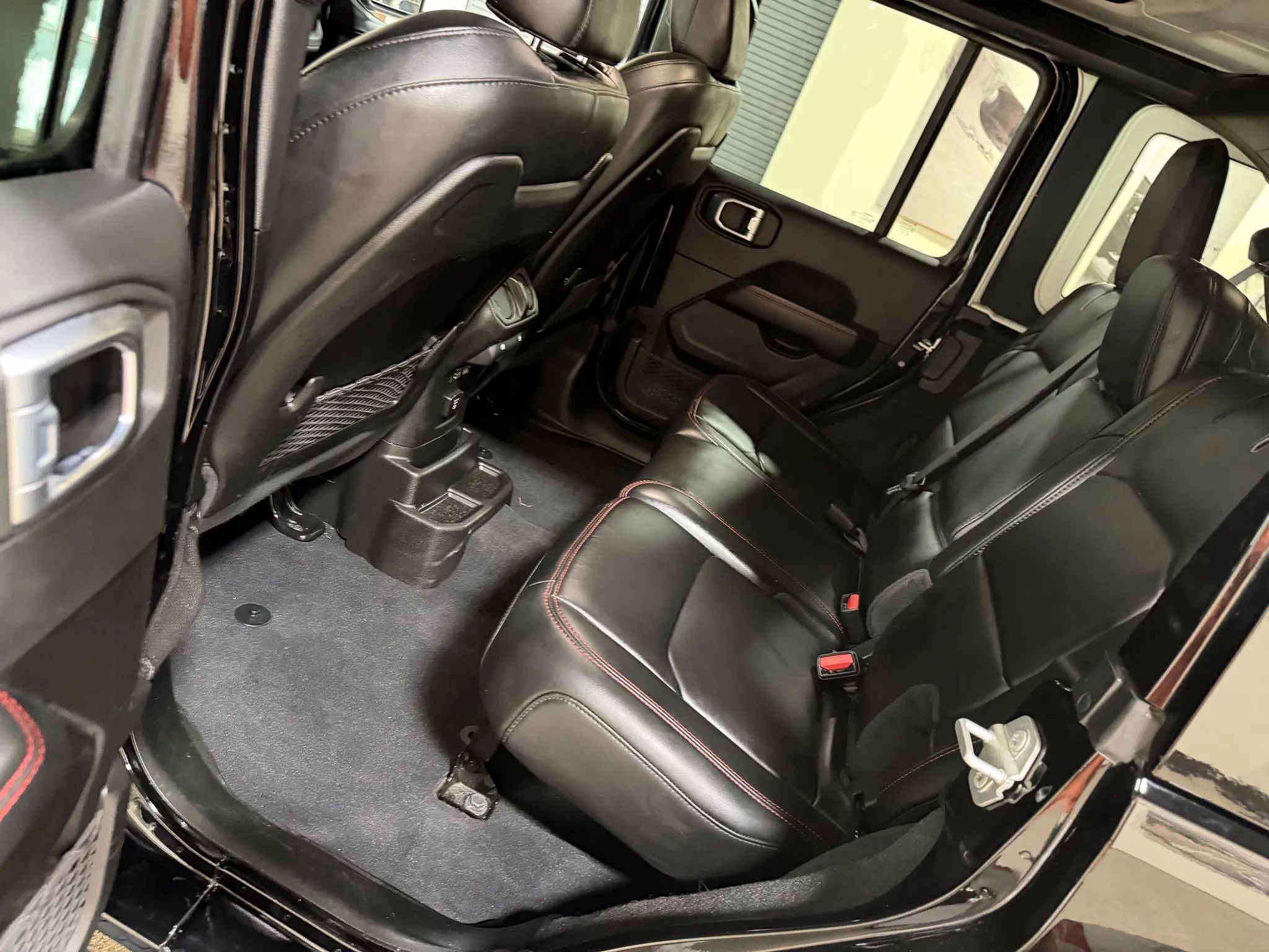 Used 2024 Jeep Wrangler Unlimited Rubicon image 37