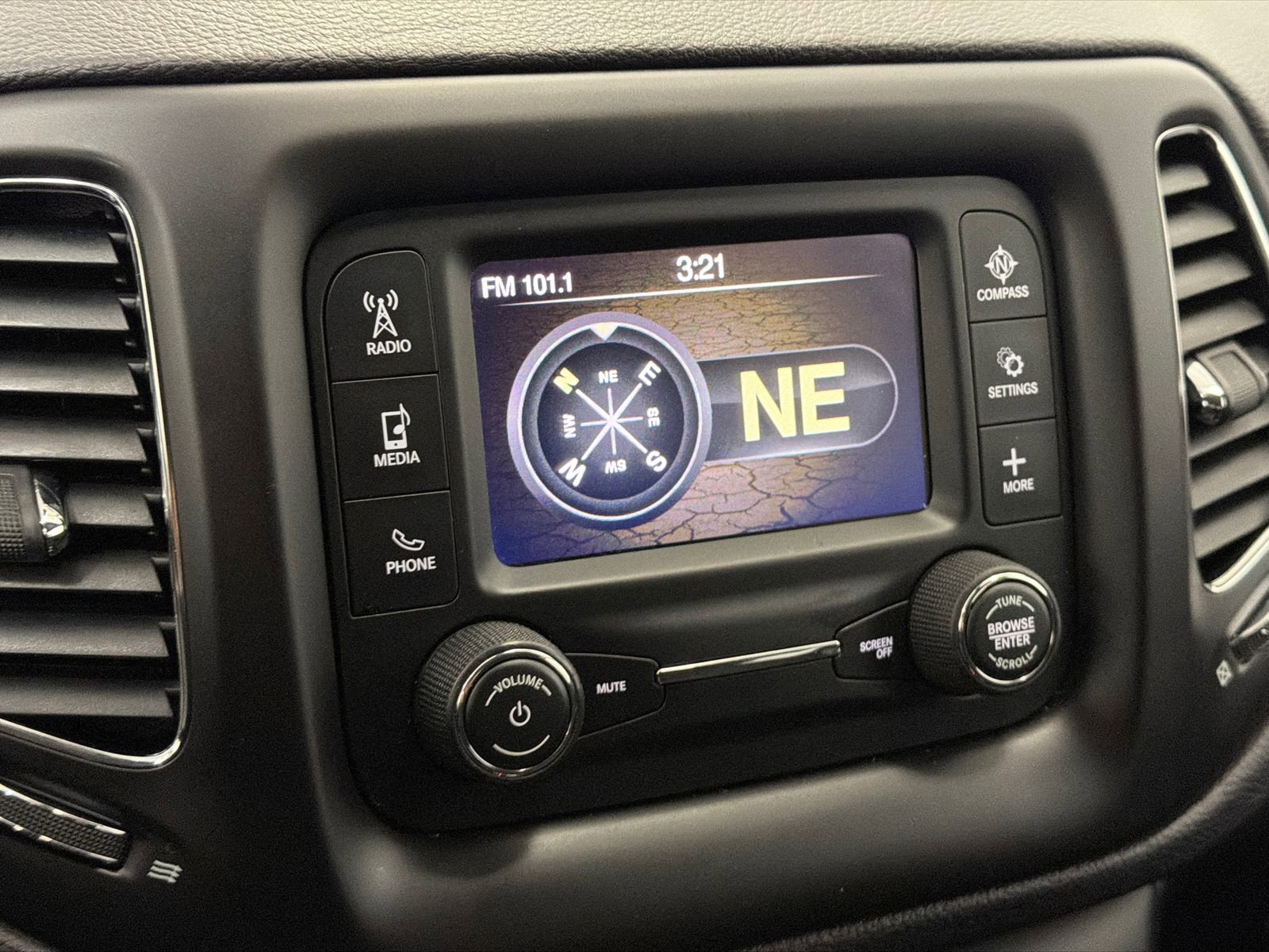 Used 2018 Jeep Compass Sport w/ Cold Weather Group image 22