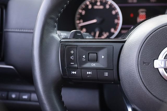 Certified 2025 Nissan Pathfinder SL FWD image 12