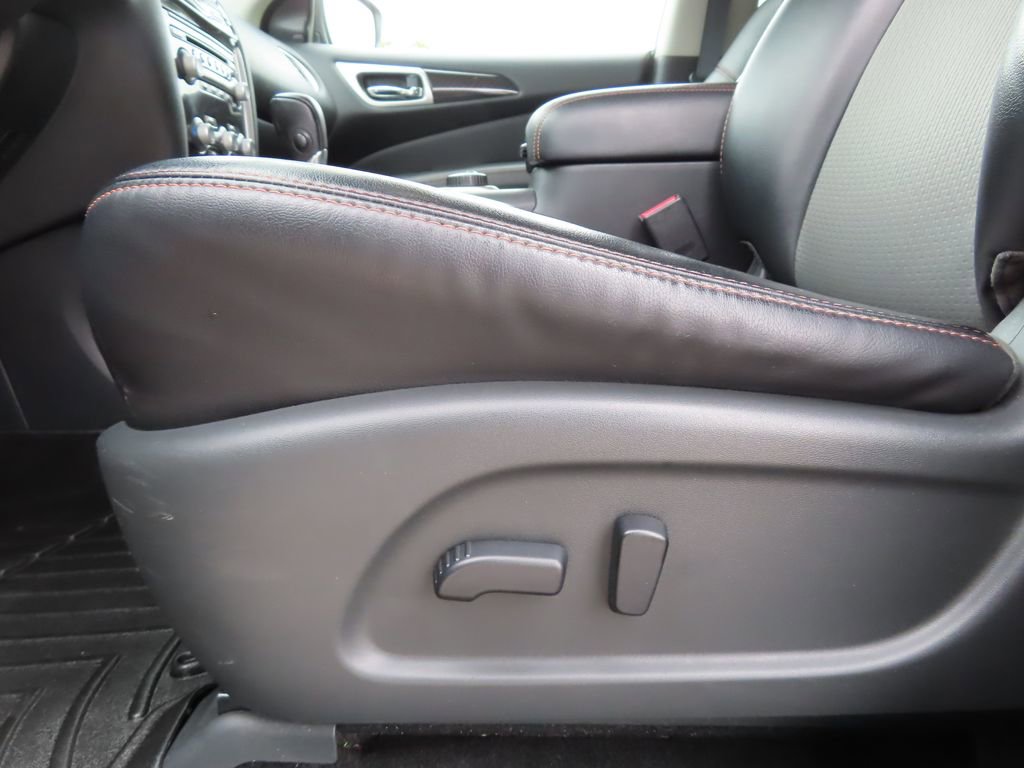 Used 2020 Nissan Pathfinder SV w/ Rock Creek Edition AWD/4WD image 7