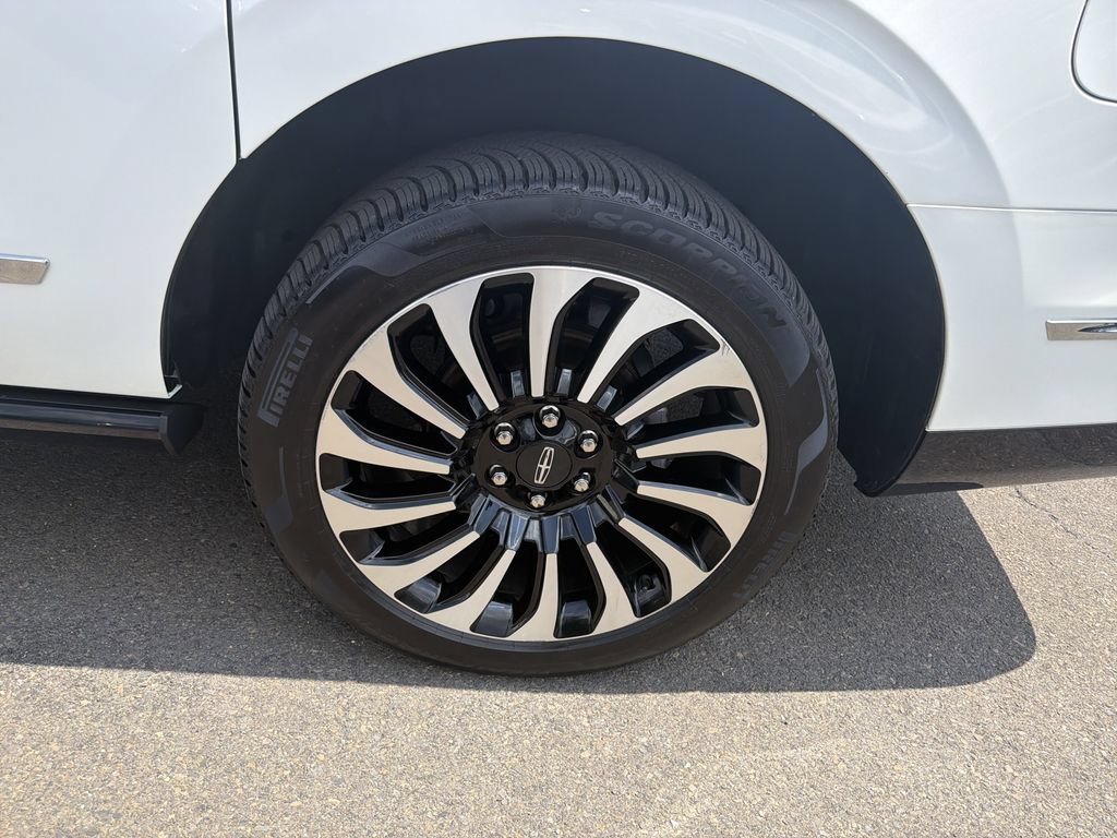 Certified 2024 Lincoln Navigator L Black Label AWD/4WD image 34