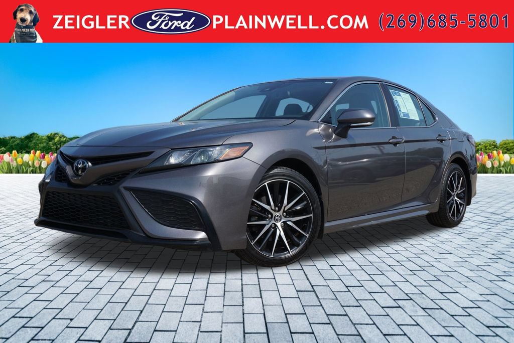 Used 2022 Toyota Camry SE w/ Cold Weather Package