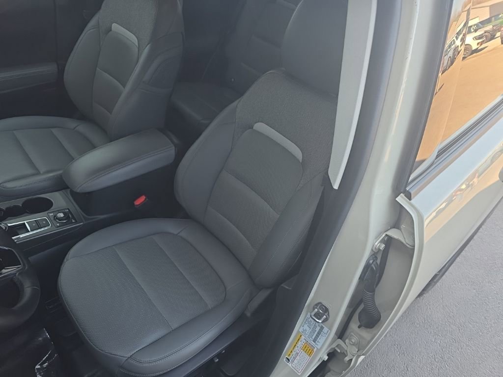 Used 2025 Ford Bronco Sport Badlands image 11