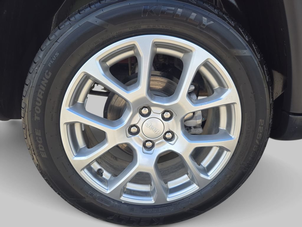Used 2023 Jeep Compass Latitude AWD/4WD image 37