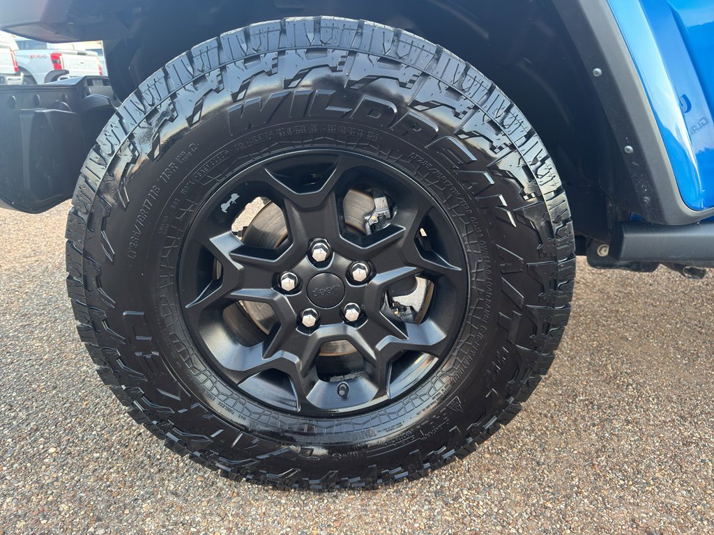 Used 2023 Jeep Gladiator Willys image 9