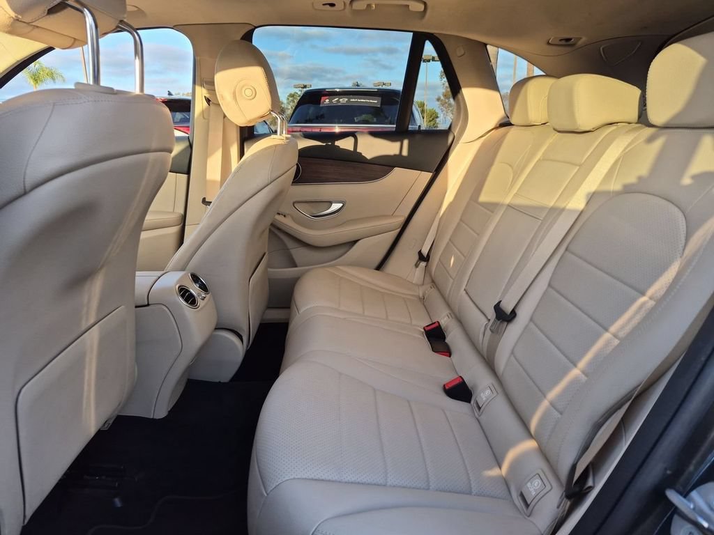 Used 2020 Mercedes-Benz GLC 300 image 26