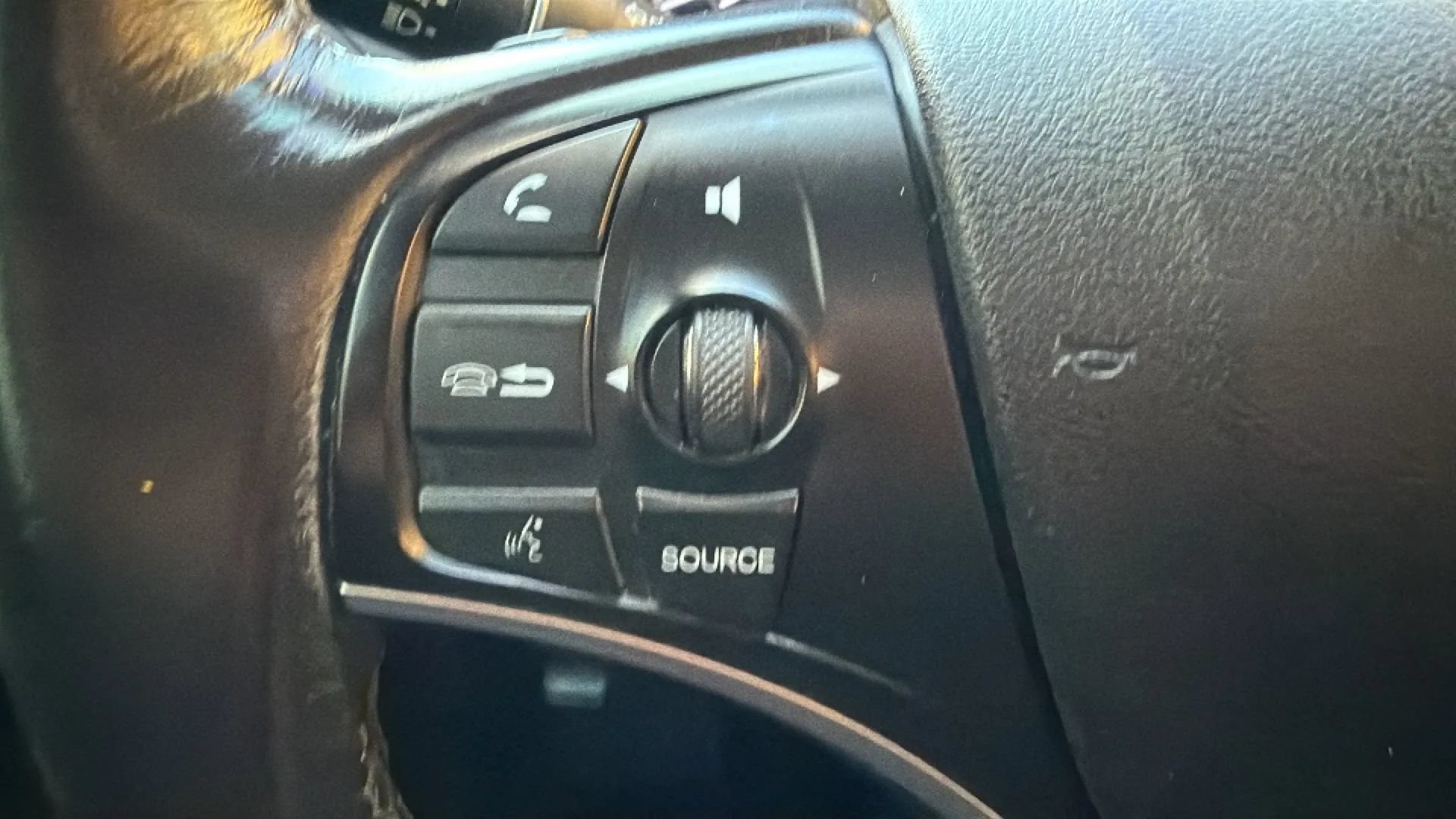 Used 2016 Acura MDX SH-AWD image 12