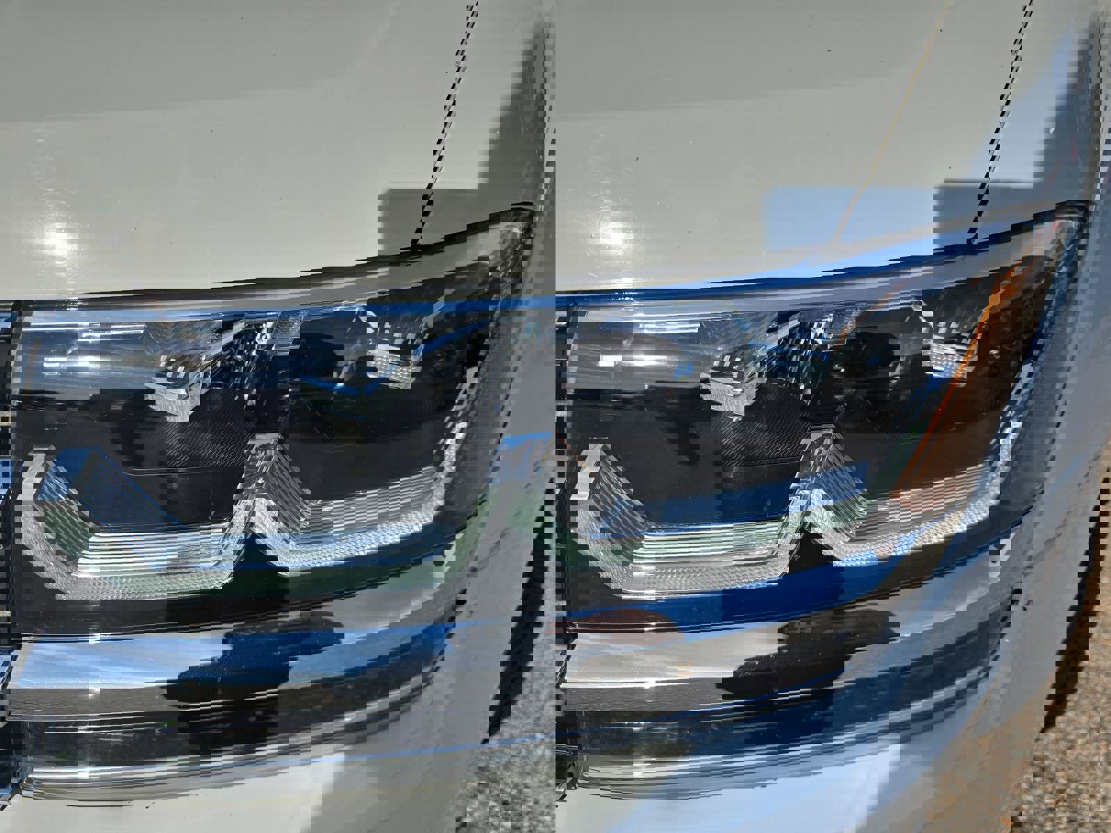 Used 2018 Volkswagen Atlas SEL w/ R-Line Package image 32