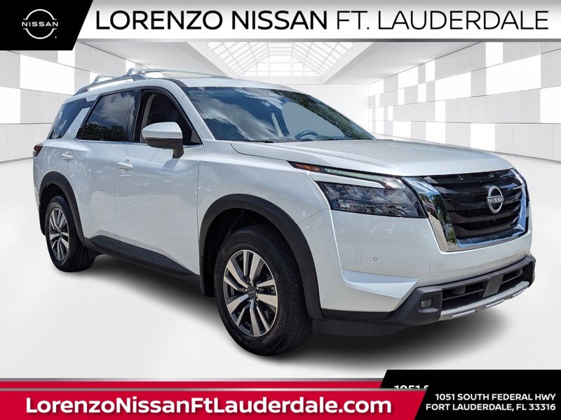 Certified 2025 Nissan Pathfinder SL FWD image 1