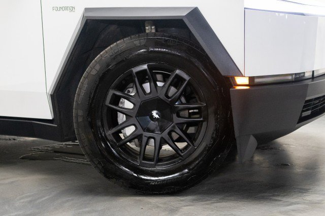 Used 2024 Tesla Cybertruck Cyberbeast AWD/4WD image 3