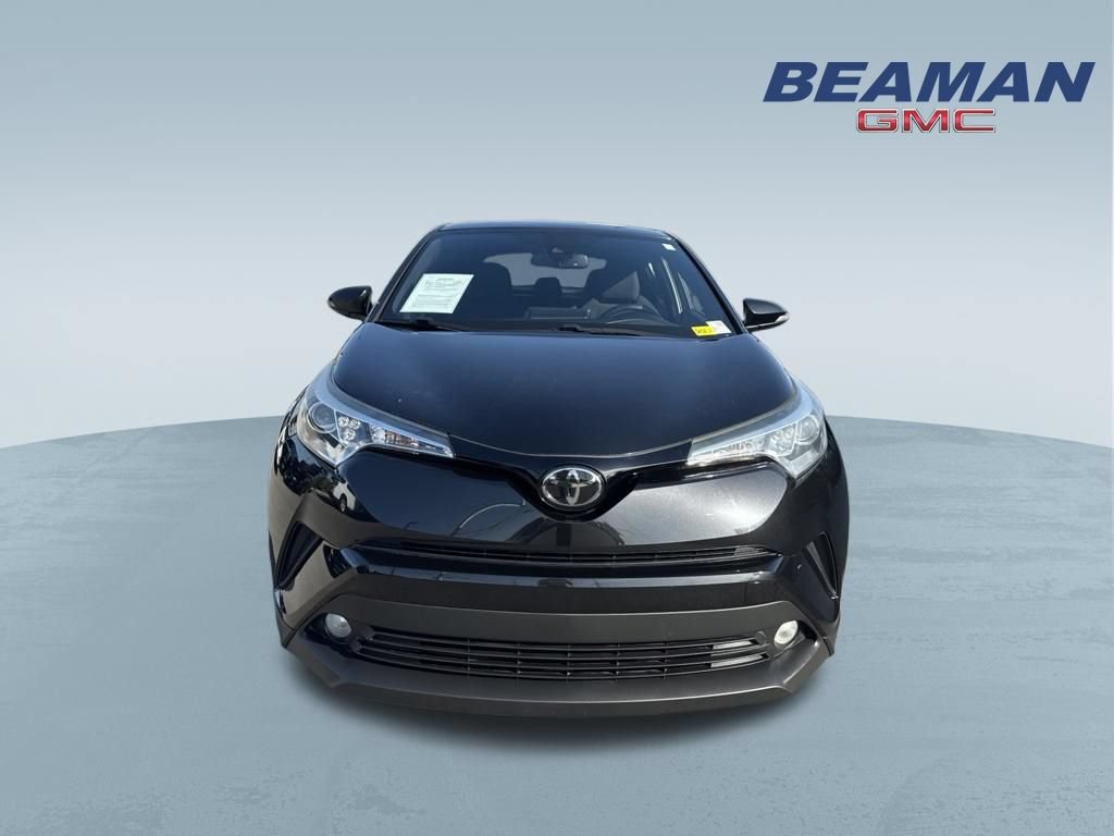 Used 2018 Toyota C-HR XLE FWD image 2