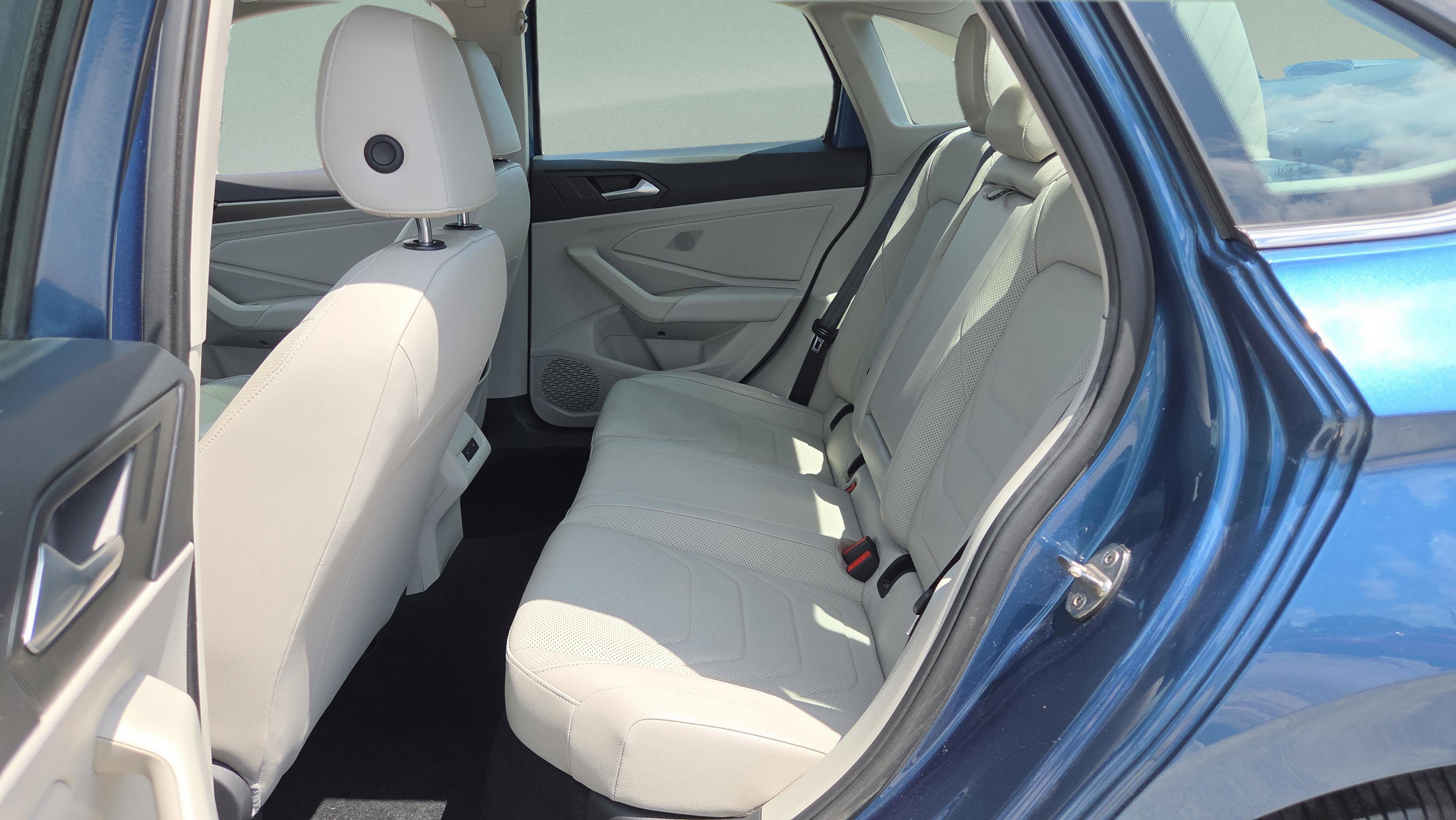Used 2020 Volkswagen Jetta SEL Premium FWD image 11