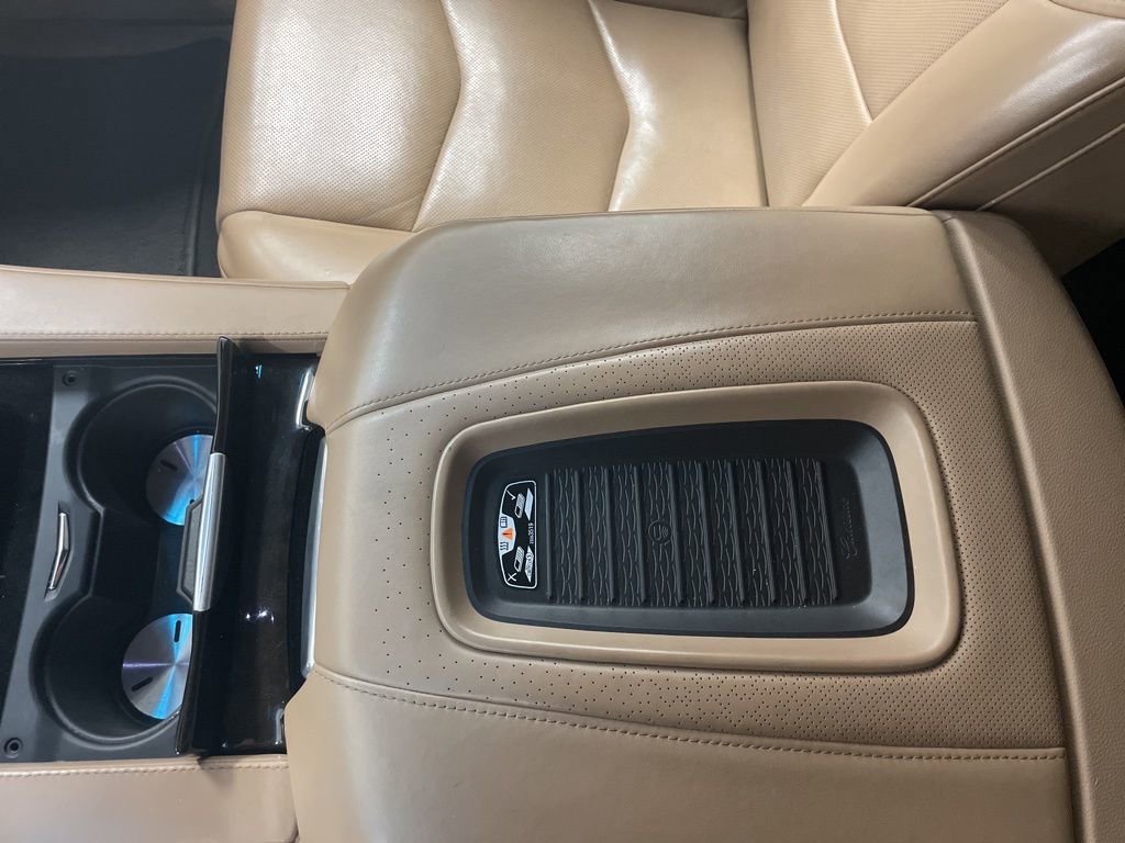 Used 2019 Cadillac Escalade ESV Platinum image 16