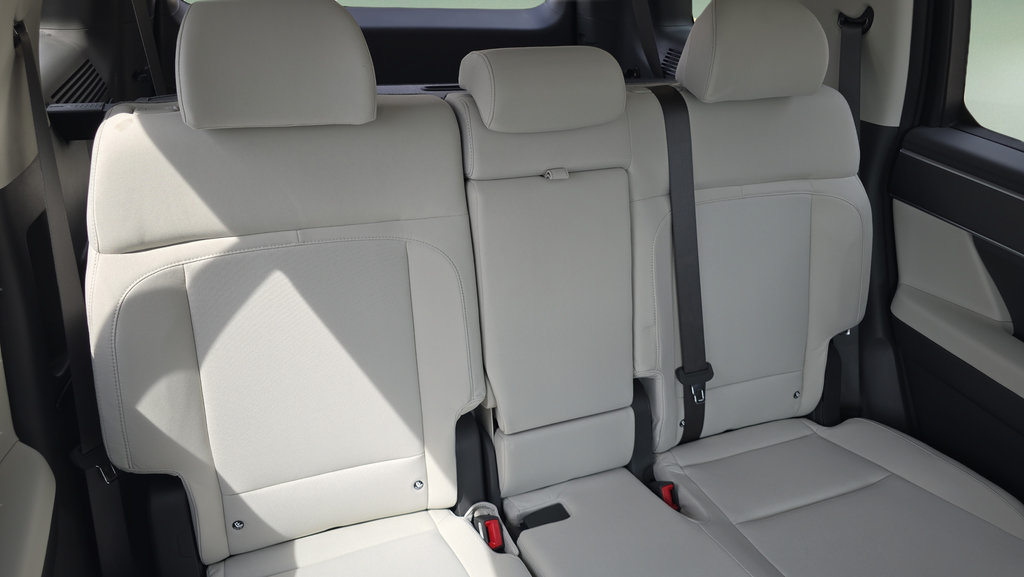 New 2026 Hyundai Santa Fe SE FWD image 10