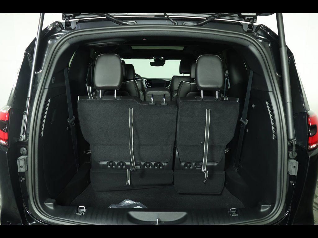 New 2026 Chrysler Pacifica Limited w/ S Appearance Package AWD/4WD image 17
