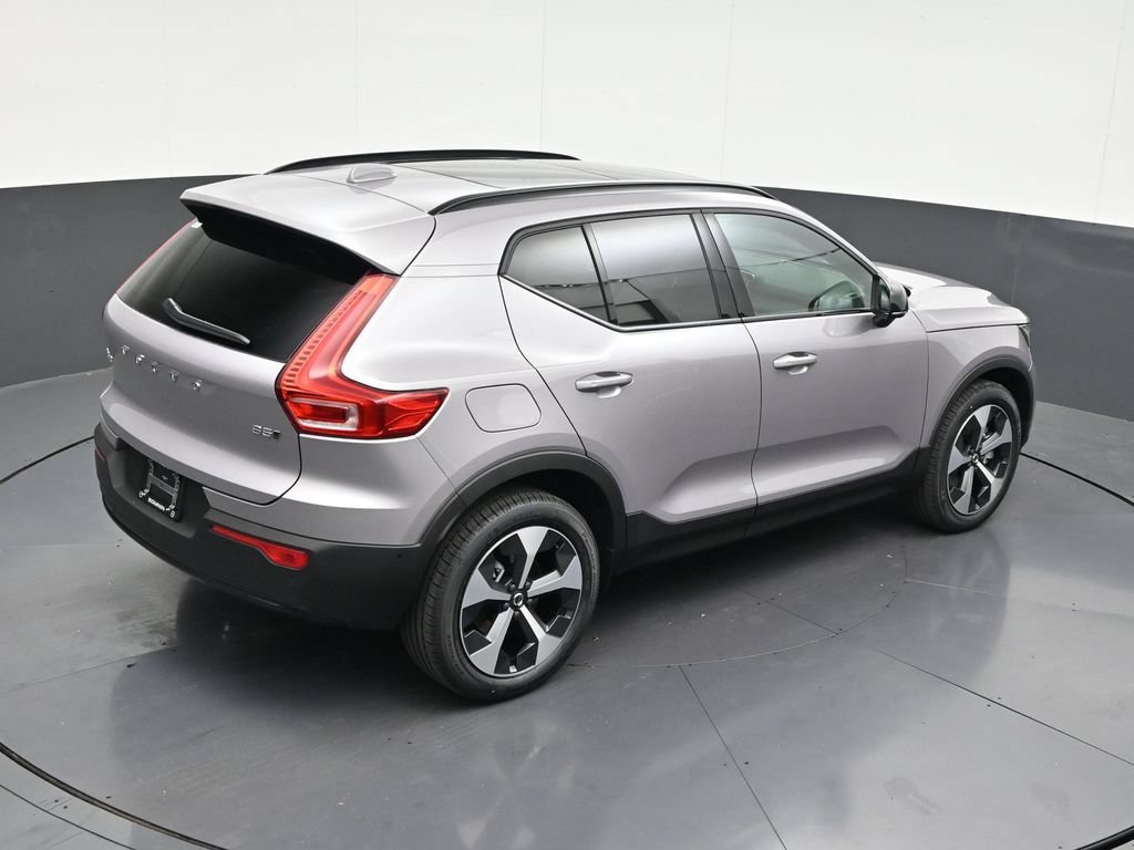 New 2026 Volvo XC40 B5 Plus w/ Protection Package Premier AWD/4WD image 17