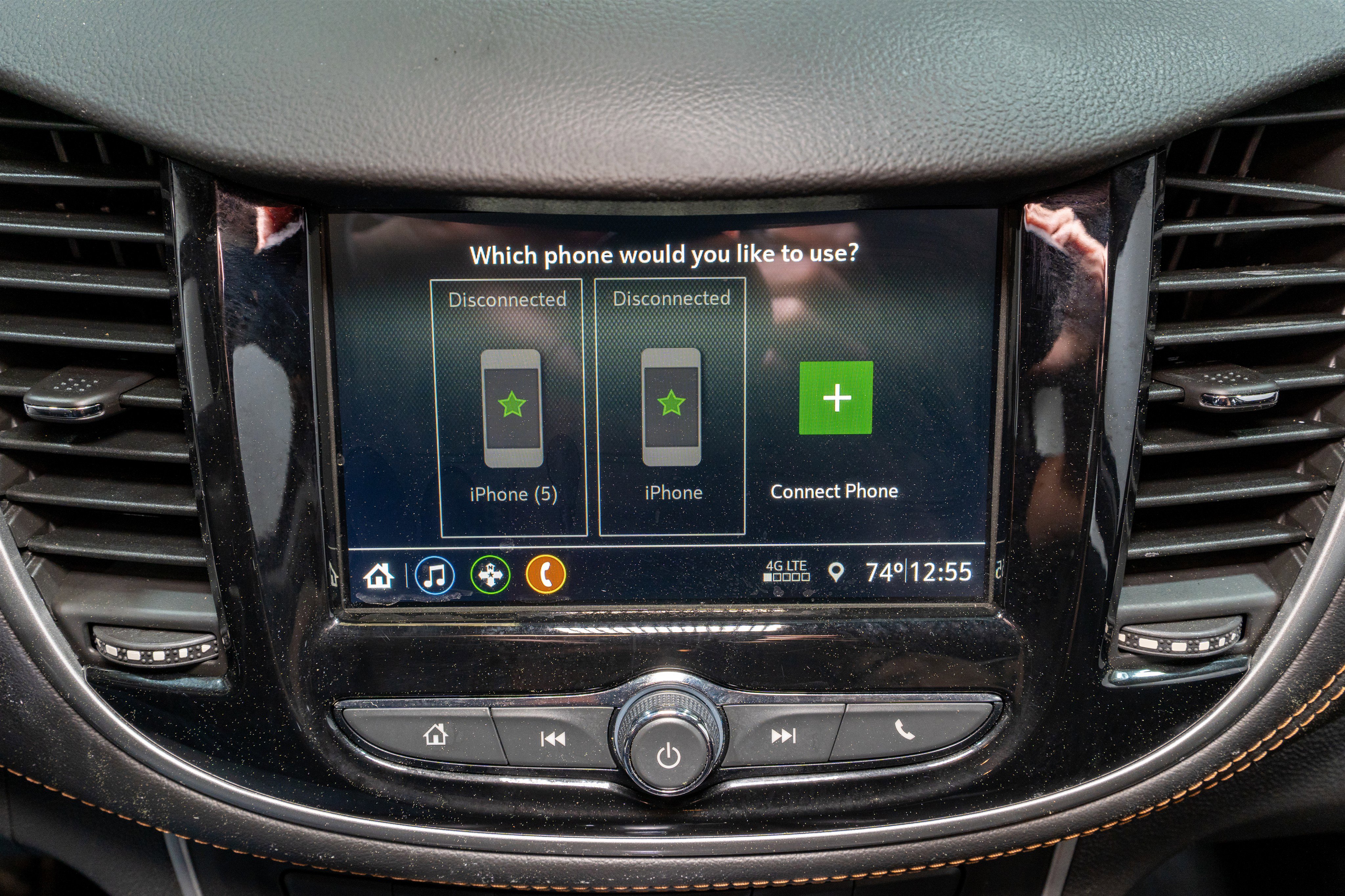 Used 2019 Chevrolet Trax LT w/ LT Convenience Package image 18