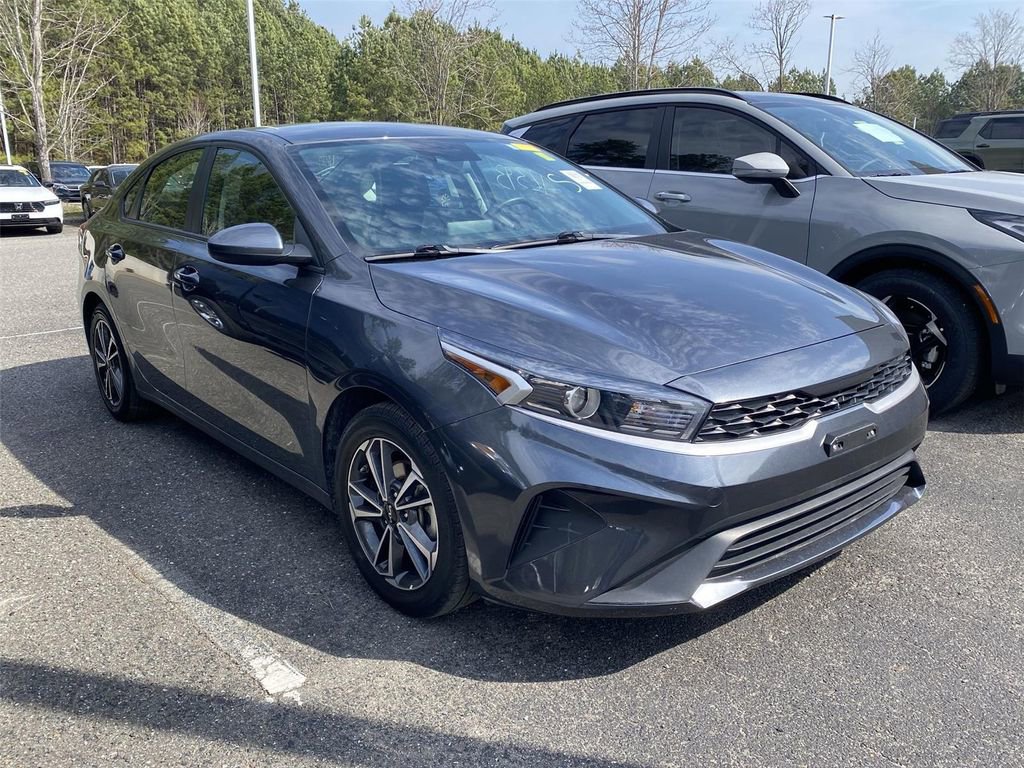 Used 2023 Kia Forte LXS image 4