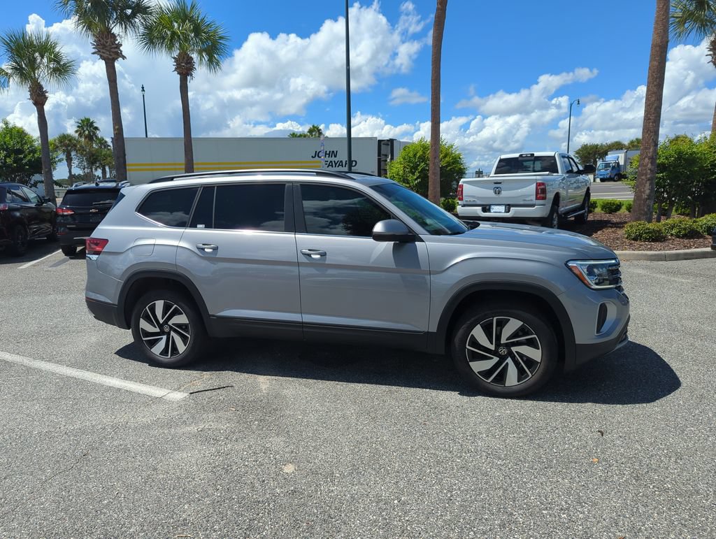 New 2026 Volkswagen Atlas SE FWD image 2