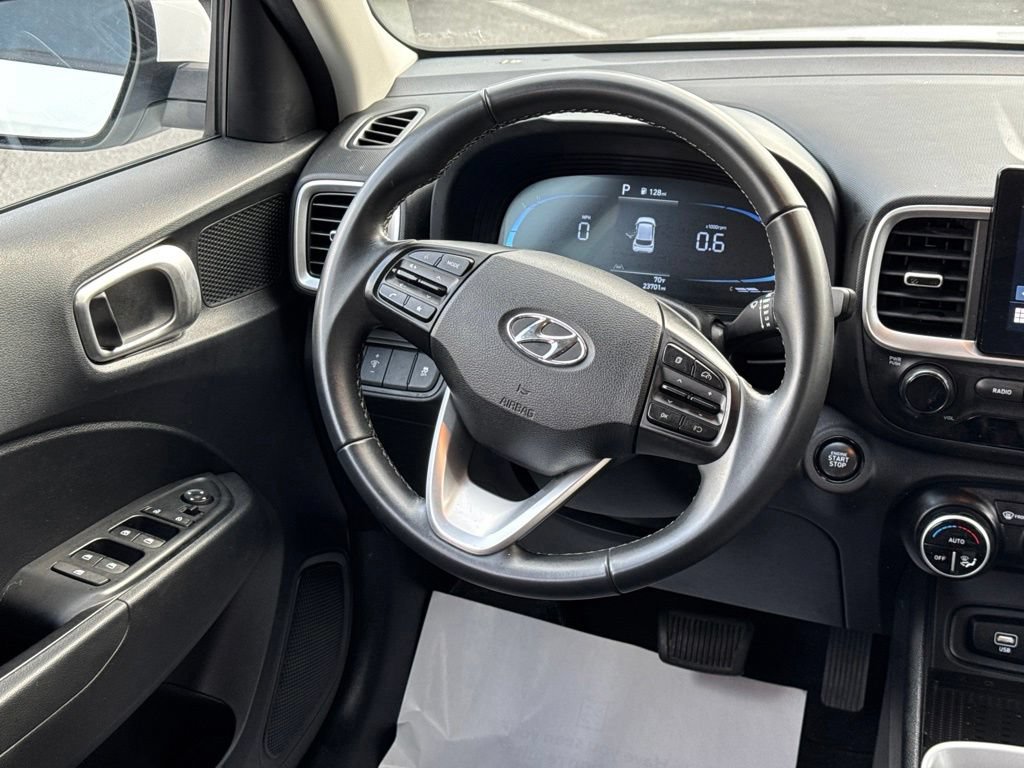 Used 2026 Hyundai Venue SEL FWD image 18