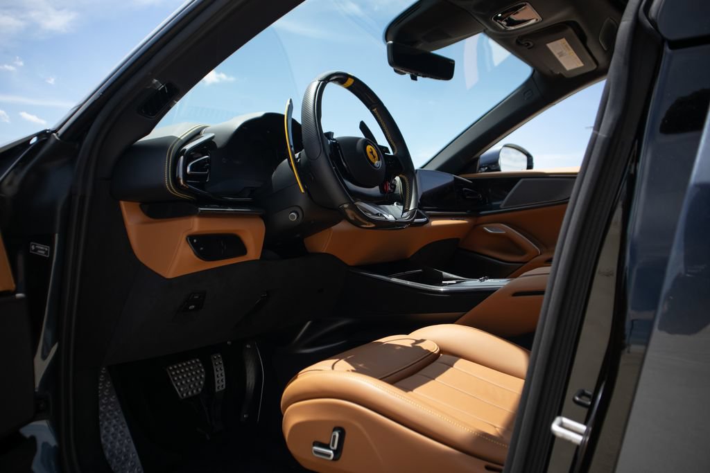 Used 2025 Ferrari Purosangue AWD/4WD image 16
