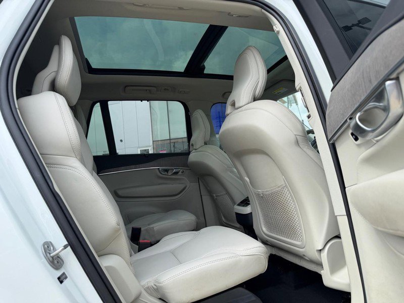 Used 2023 Volvo XC90 B6 Ultimate w/ Protection Package Premier image 11